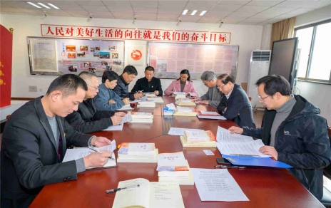 开展主题党日，激发工作干劲