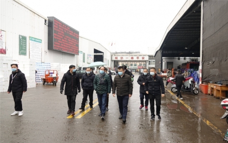 市发改委、经开区管委会等上级有关部门领导带队检查市场保供工作