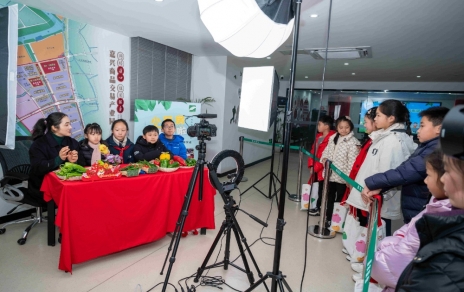 研学善思 知“蔬”达“理” ------研学主题直播报道